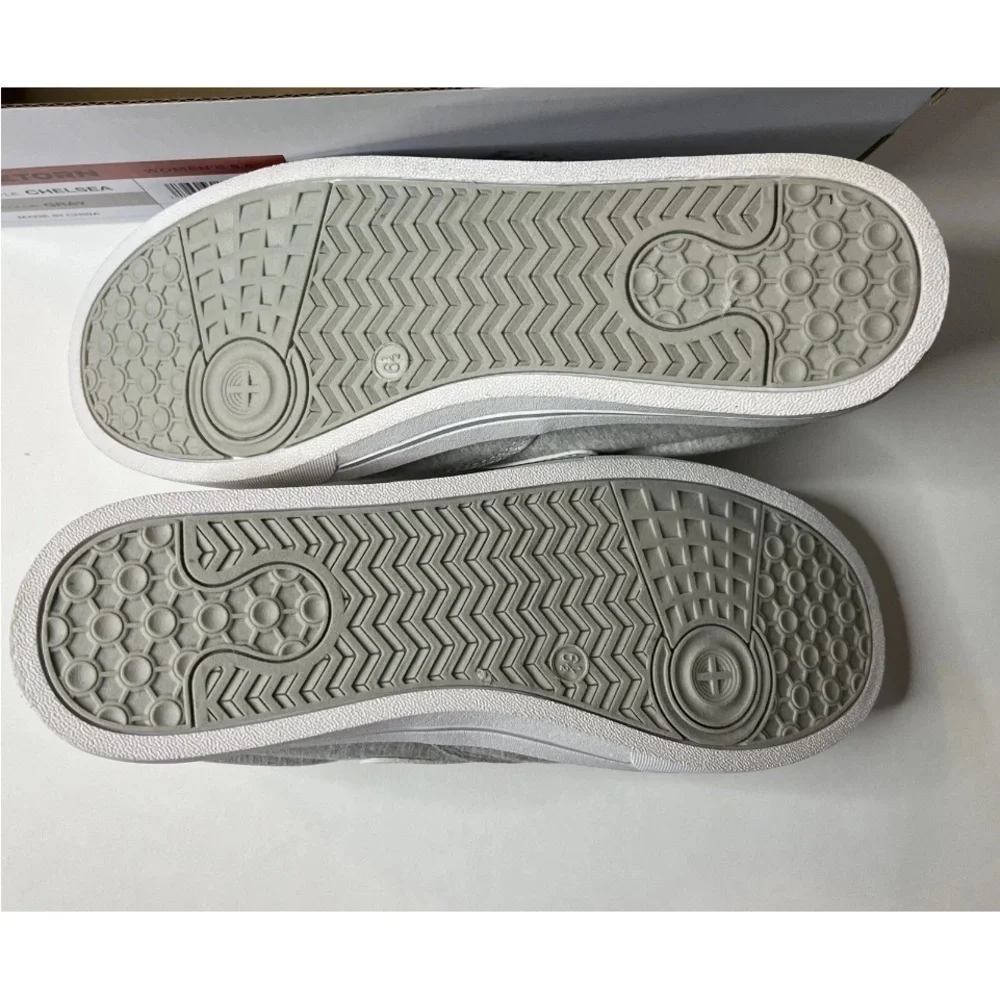 Tretorn Gray and White Sneakers Classic Casual Design